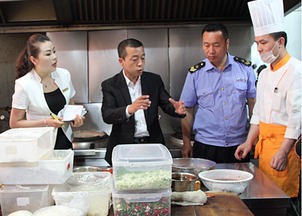 西峰区筑牢餐饮安全防线，全力护航2015年高考学子